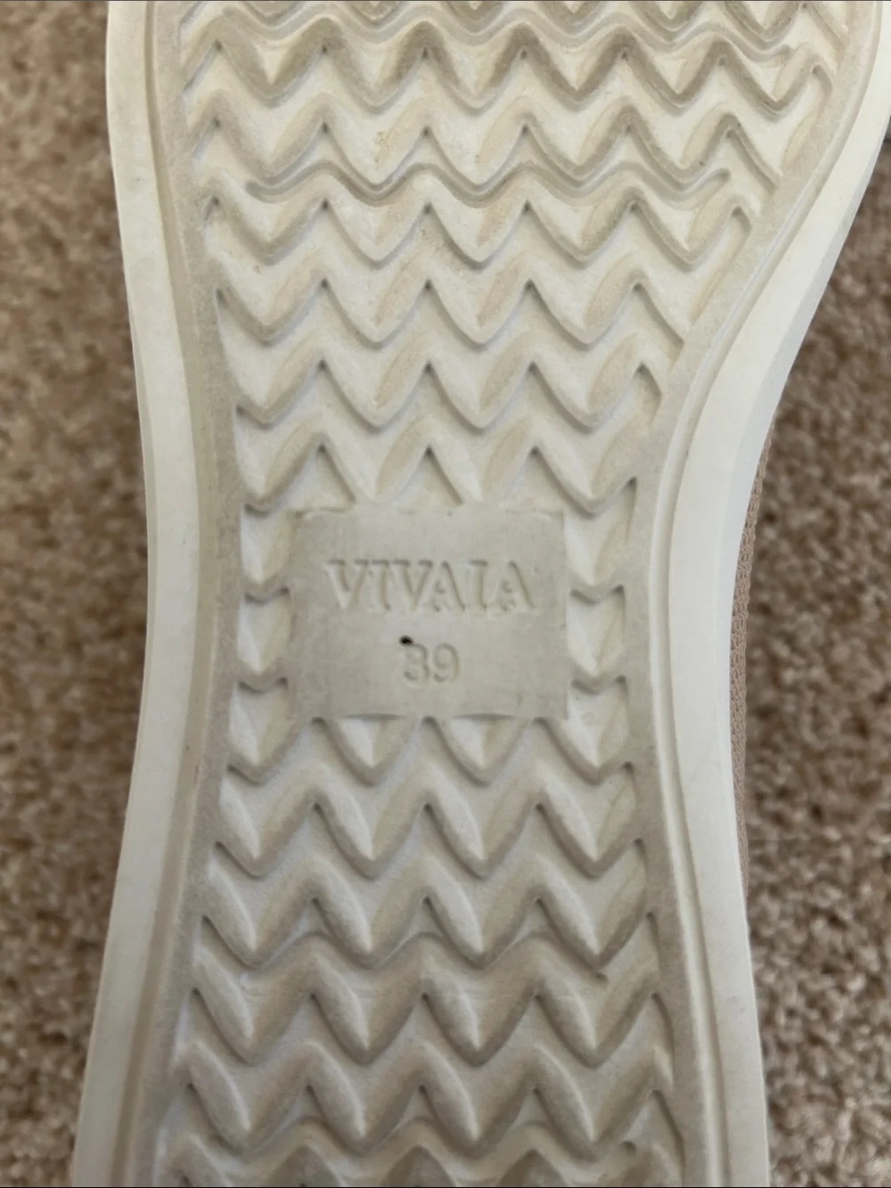 Vivaia Lightweight Pointed-Ballet Flats - Almond